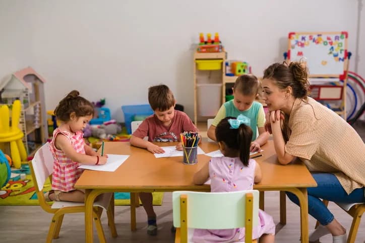 Zajęcia z pedagogiem – jak pomóc dziecku z trudnościami edukacyjnymi